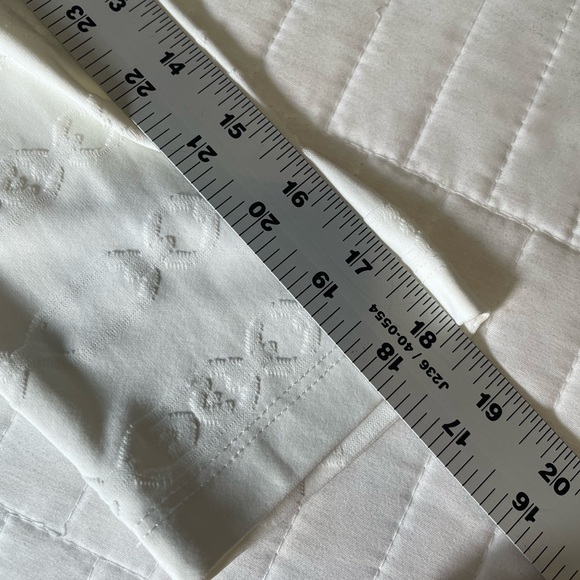 J. McLaughlin 3/4 Sleeve Catalina Cloth Textured Chainlink Top White Sz M V Neck - Picture 10 of 15